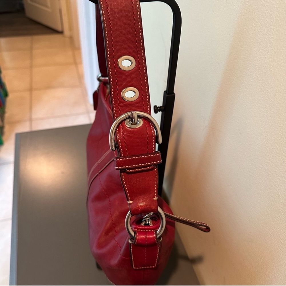 Vintage Y2K Coach Soho style F10907  Red
Leather Hobo (2007) - Picture 3 of 16